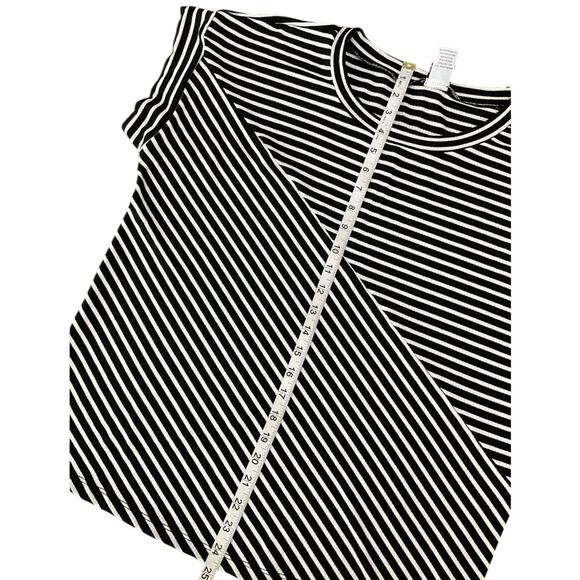 Wrapper Women's Black and white Striped Top Size XL - Picture 6 of 6